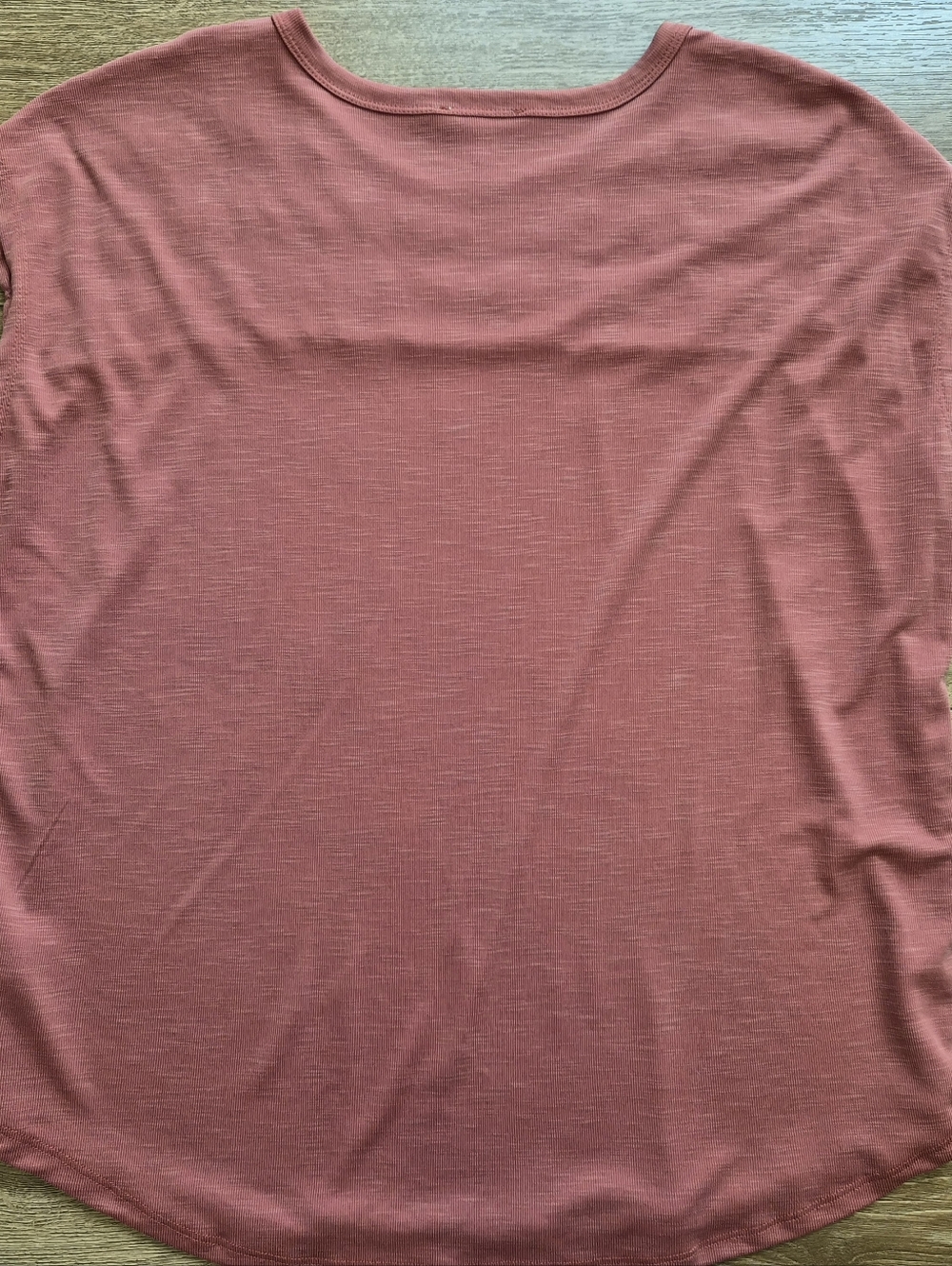 [LIKE NEW] MAURICES Smocked Yoke Dolman Tee Tapestry L Large Marsala - Picture 6 of 8